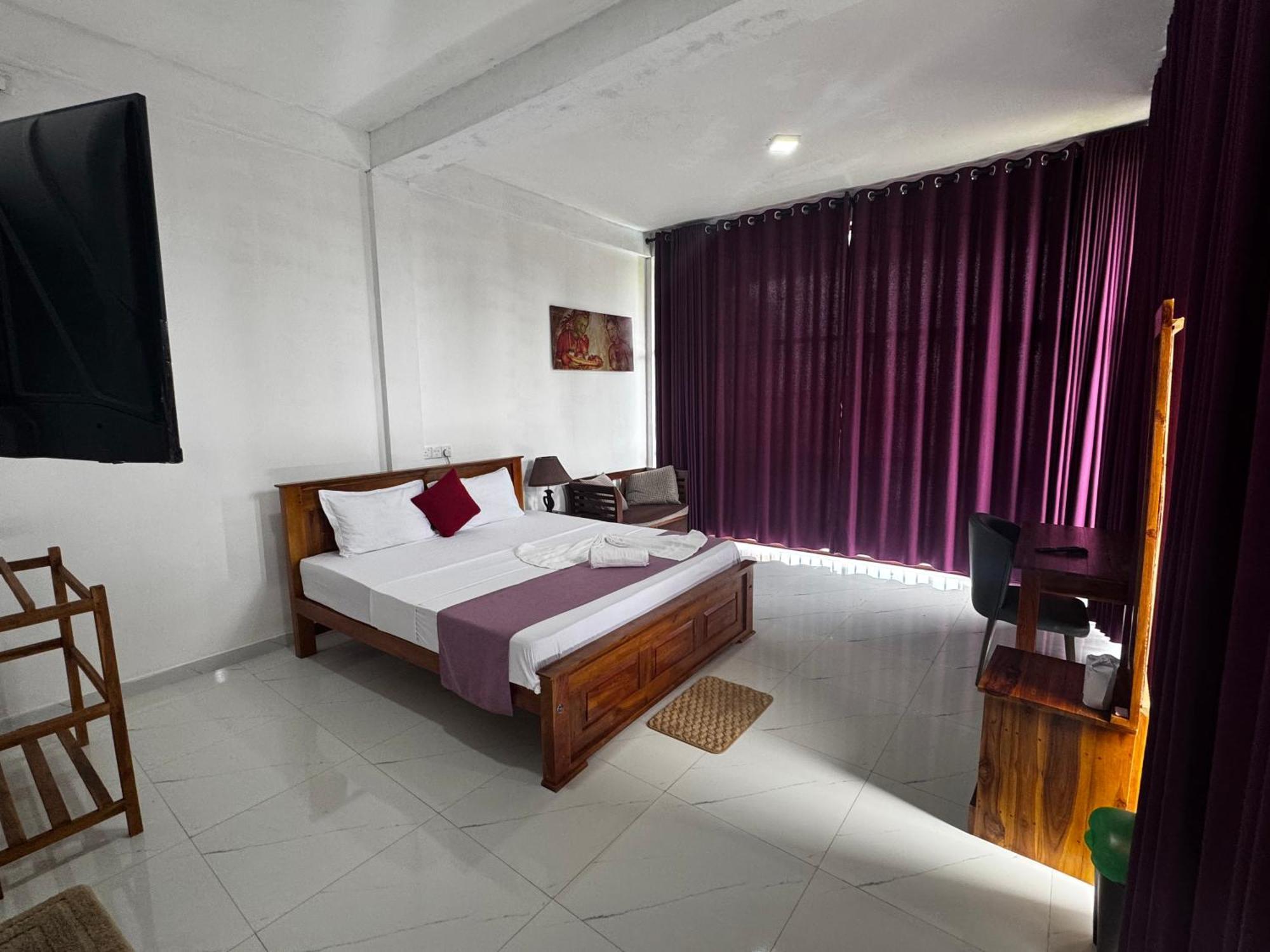 Ciel Star Anuradhapura Exterior foto